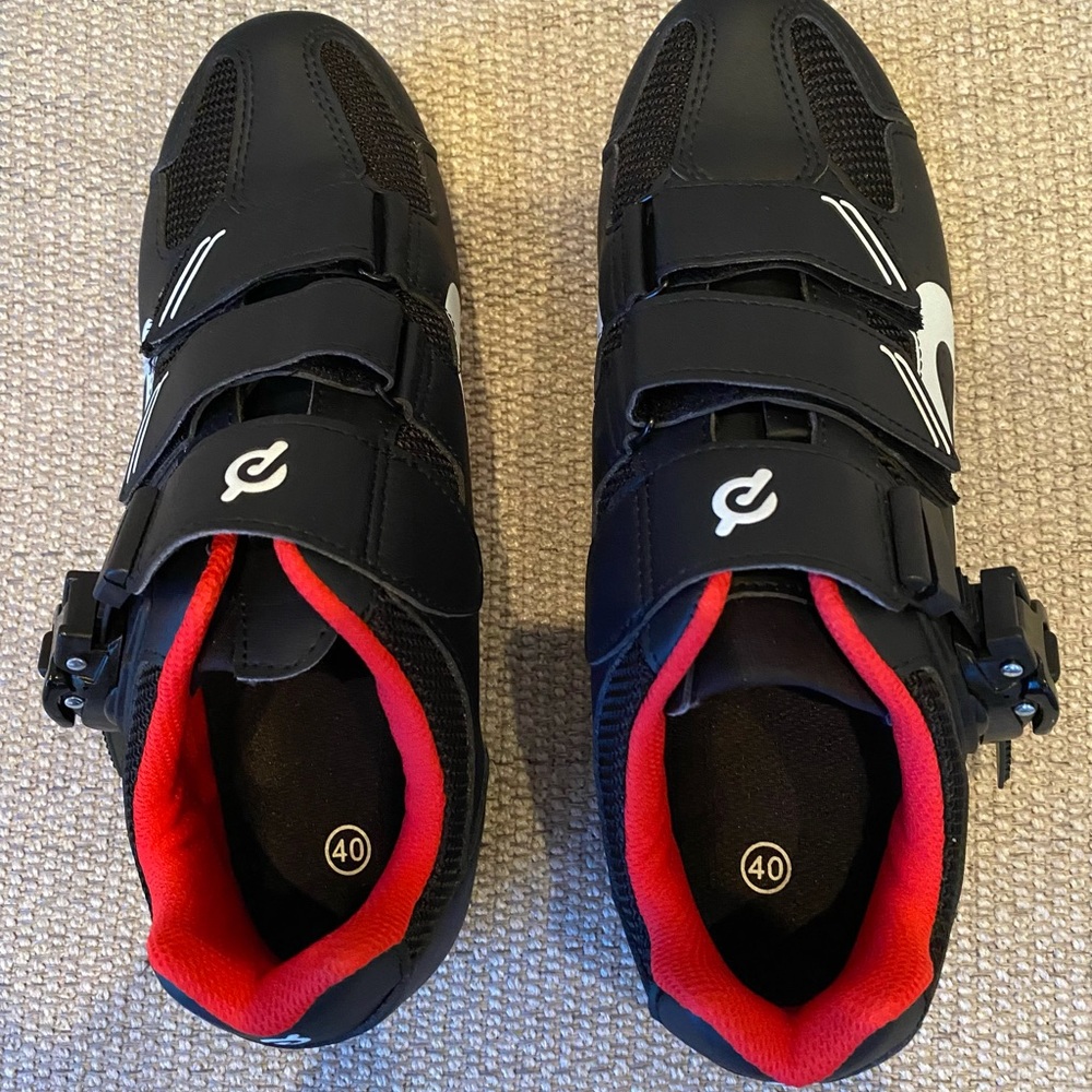 COPY - Peloton cycling shoes- size 40 (men 7/ women 9)